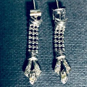 18k White Gold Drop Diamond Earrings